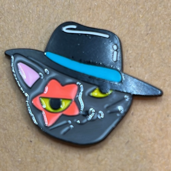 Star-Eyed Cat in Fedora Enamel Pin – Cool Cat Collector’s Piece - Picture 3 of 4